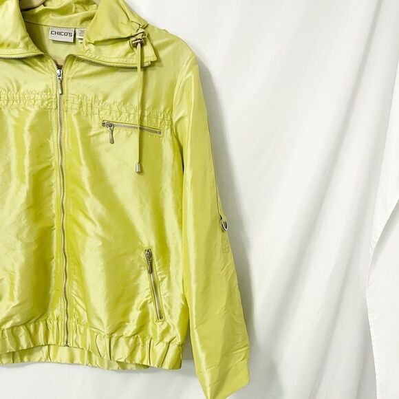 Chicos Lime Green Lightweight Raincoat Roll Tab Sleeves Jacket Size 2 (L) - Picture 3 of 7